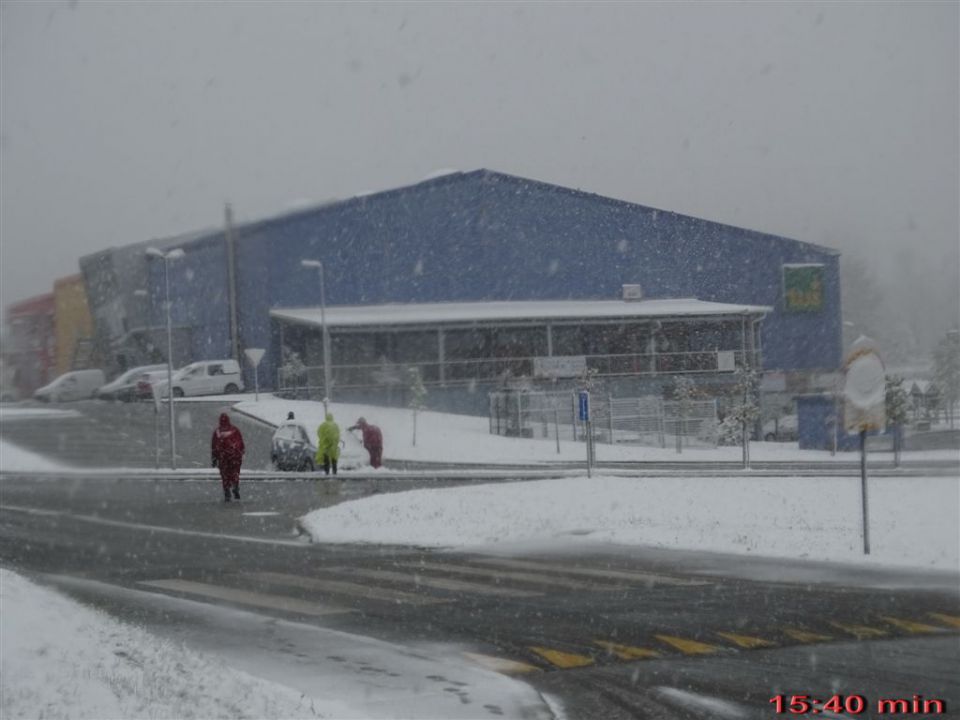 RIBNIŠKA KOČA in ČRNI VRH - foto povečava