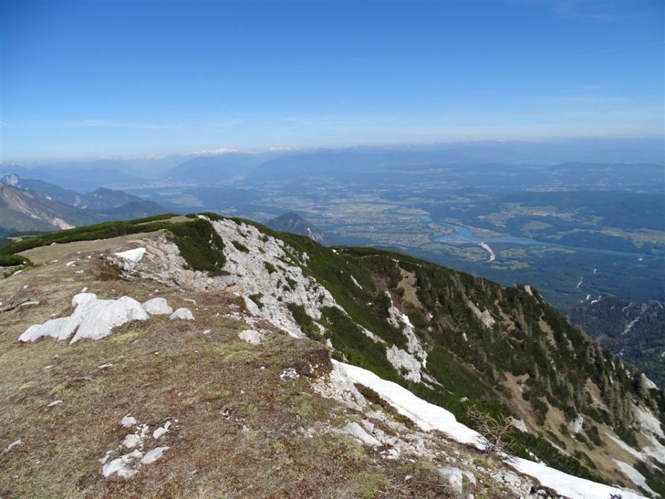STRUŠKA (1944 m) in GOLICA (1835 m) - foto povečava