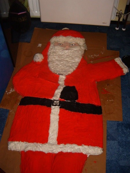Božiček-je tako velik da ne pride cel na sliko in mu manjkajo noge:)