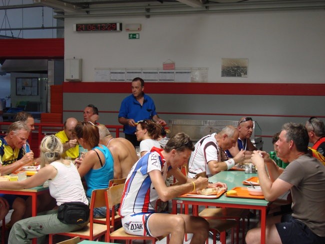 Kolesarski maraton Vojnih veteranov 2008 - foto povečava