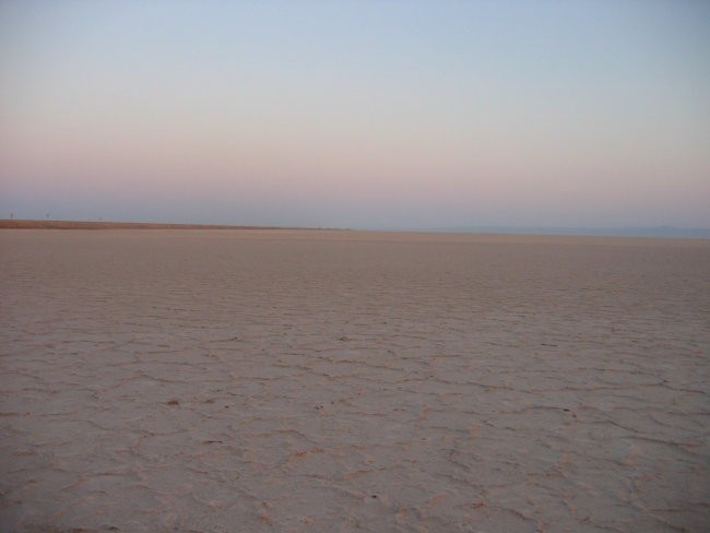 POSUŠENO SLANO JEZERO CHOTT EL JERID