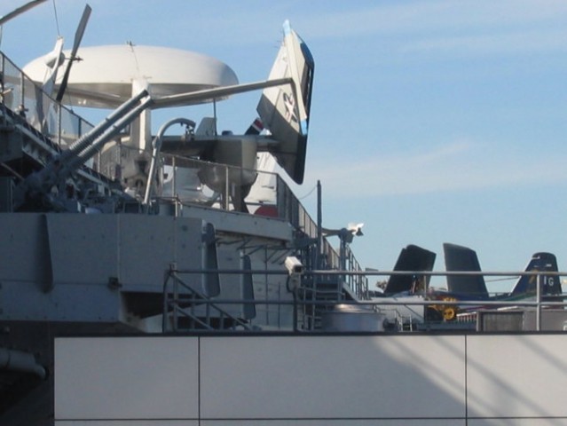 LETALONOSILKA USS INTREPID V NEW YORKU