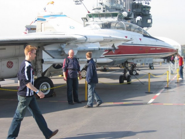 USS INTREPID - GRUMMAN F-14 TOMCAT