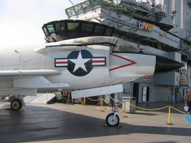 USS INTREPID - foto povečava