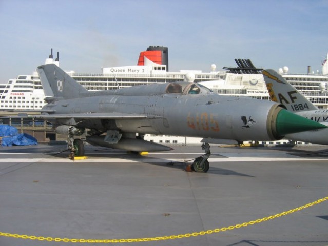 USS INTREPID - MIG 21 PFM