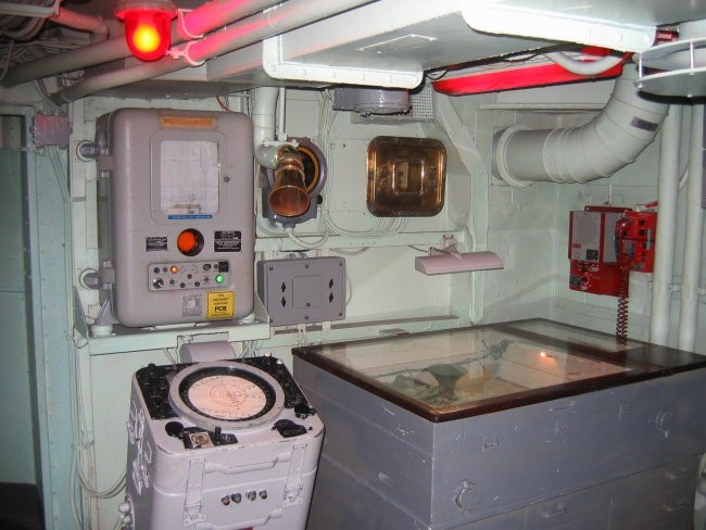 USS INTREPID - NAVIGATION BRIDGE