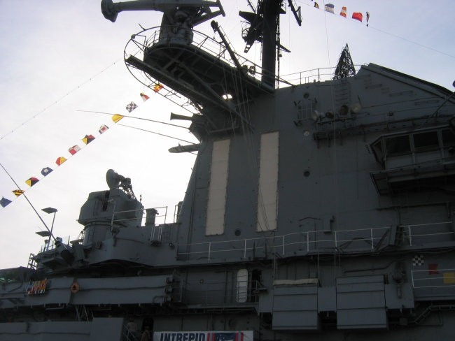 USS INTREPID - NAVIGATION BRIDGE