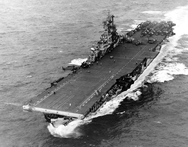 USS INTREPID - NOVEMBER 1944 V FILIPINSKEM MORJU