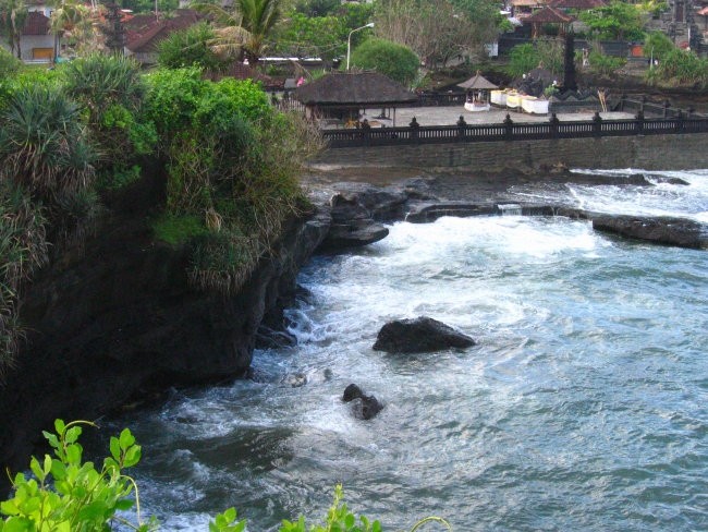 TANAH LOT TEMPLE