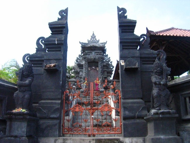 TANAH LOT TEMPLE