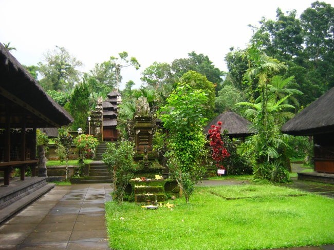 BATUKARU TEMPLE