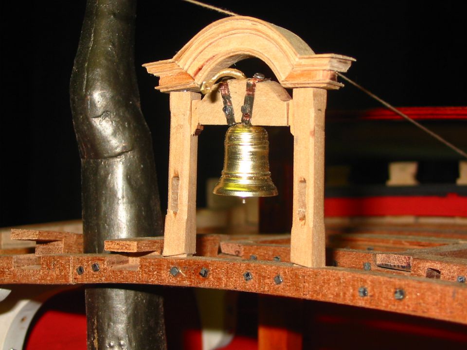 Nameščen delujoč zvonec