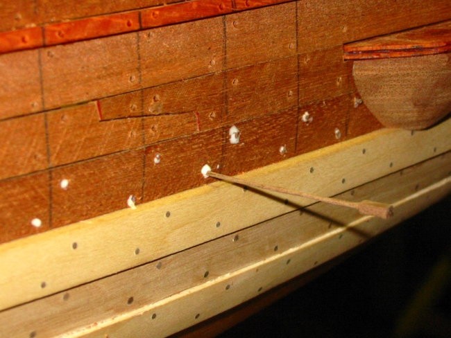 čepljanje plank z lesenimi čepi premera 1,2 mm