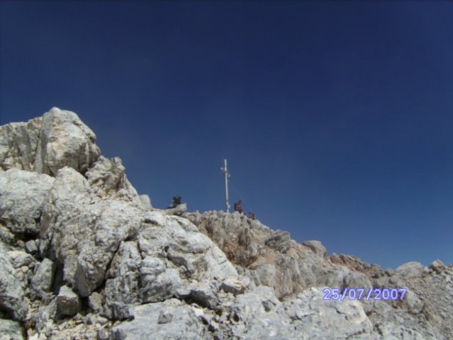 Križ na vrhu škrlatice 2740 m