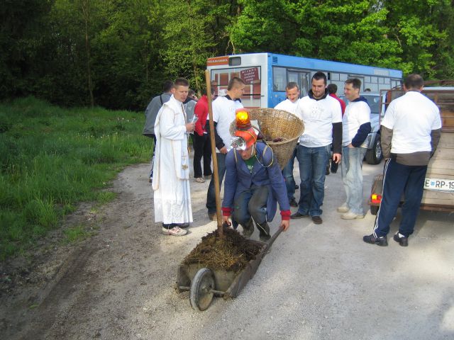 B-Shotova fantošna 8.5.2010 - foto