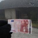 Takole sem še za dodatno nagrado pod Šmarjetno  našel pred neko staro hišo 10 evrov ! :))