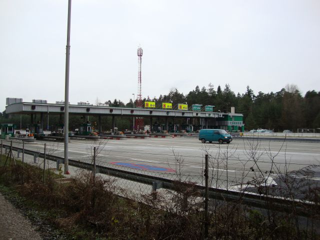 Bivša cestninska postaja Torovo
