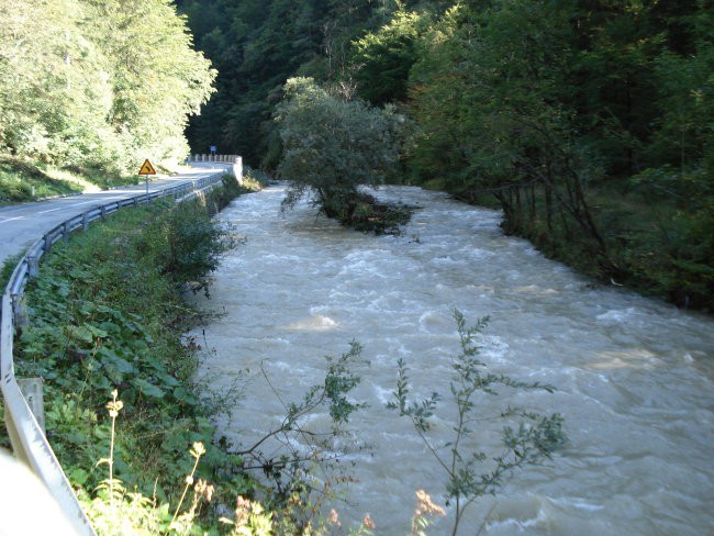 Dan po vodni ujmi ( Reka Kokra ) 19.9.2007 - foto povečava