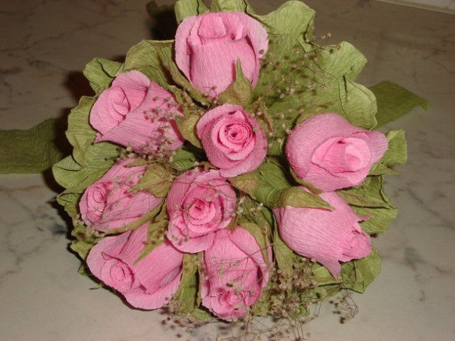 Rože iz krep papirja - foto