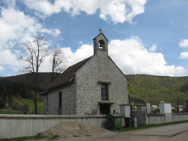 Cerkvica s pokopališčem v Koprivniku