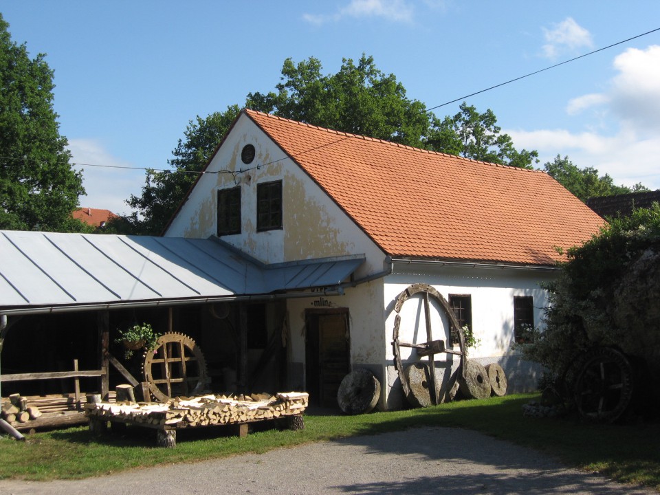 klepčeva mlin in žaga v Krajinskem parku Lahinje (Pusti Gradec)