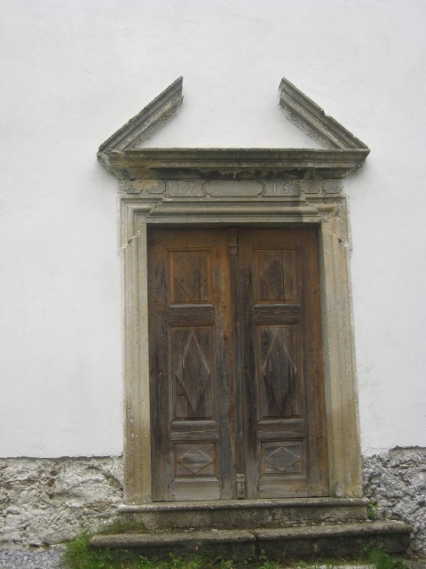 Cerkvena vrata