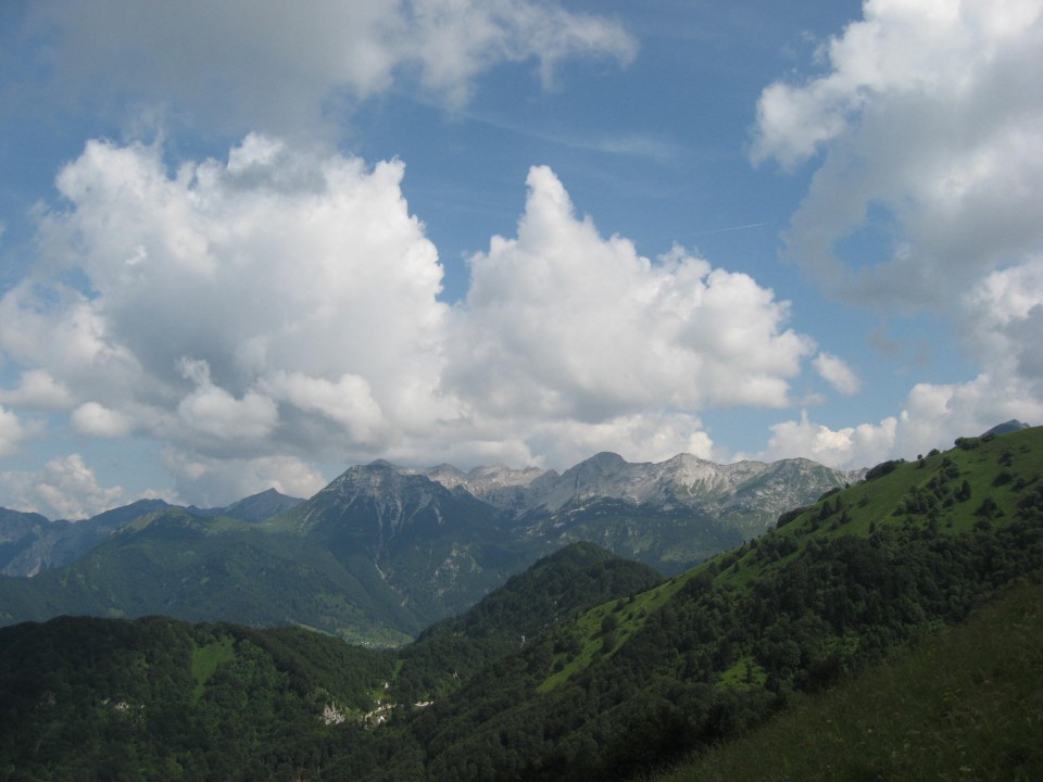 Pogled proti Spodnjim Bohinjskim goram