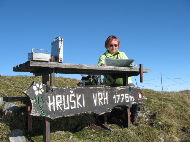 Tale pisarna pa ima razgled, bi zdržala 8 ur brez problema