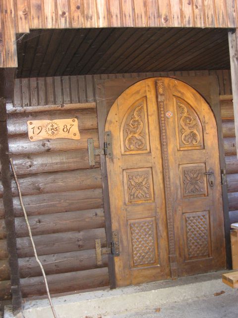 Tudi vhodna vrata so umetniški izdelek
