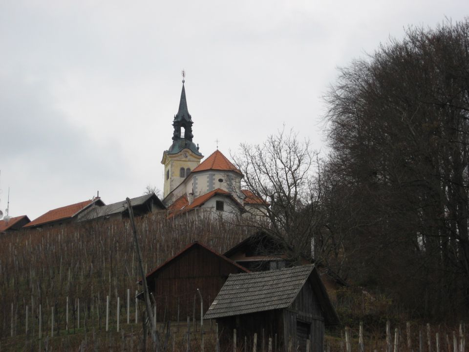 Še zadnji vzpon do Sv. Marije na Trški gori...