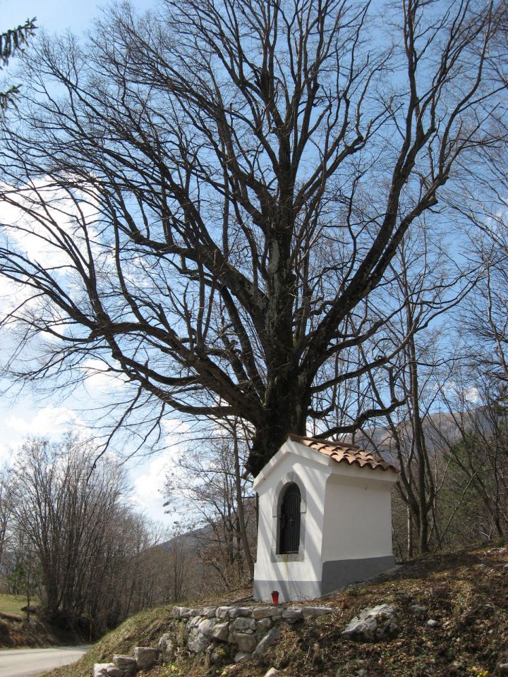 Kapelica ob cesti Strane-Malo Ubeljsko