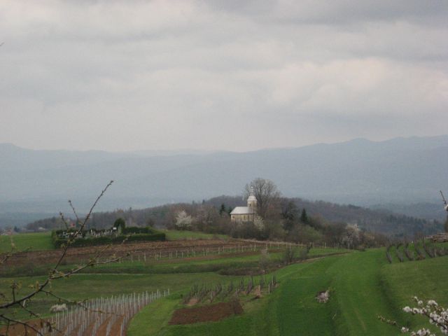 Tole je verjetno pravoslavna cerkvica