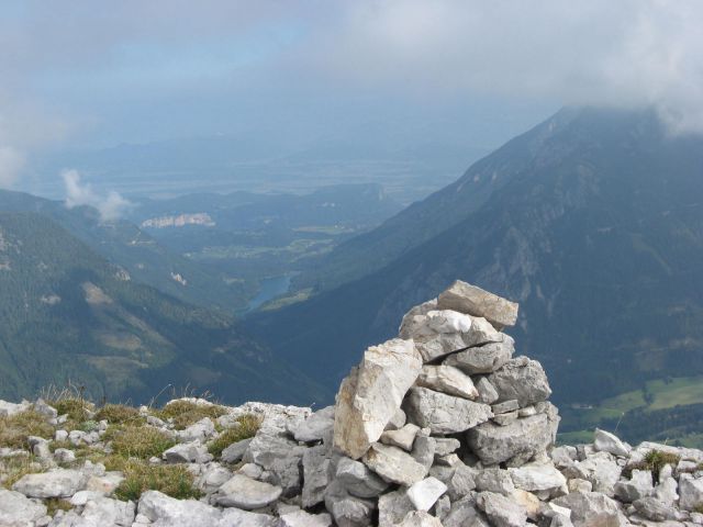 Na vrhu, pogled na avstrijsko stran
