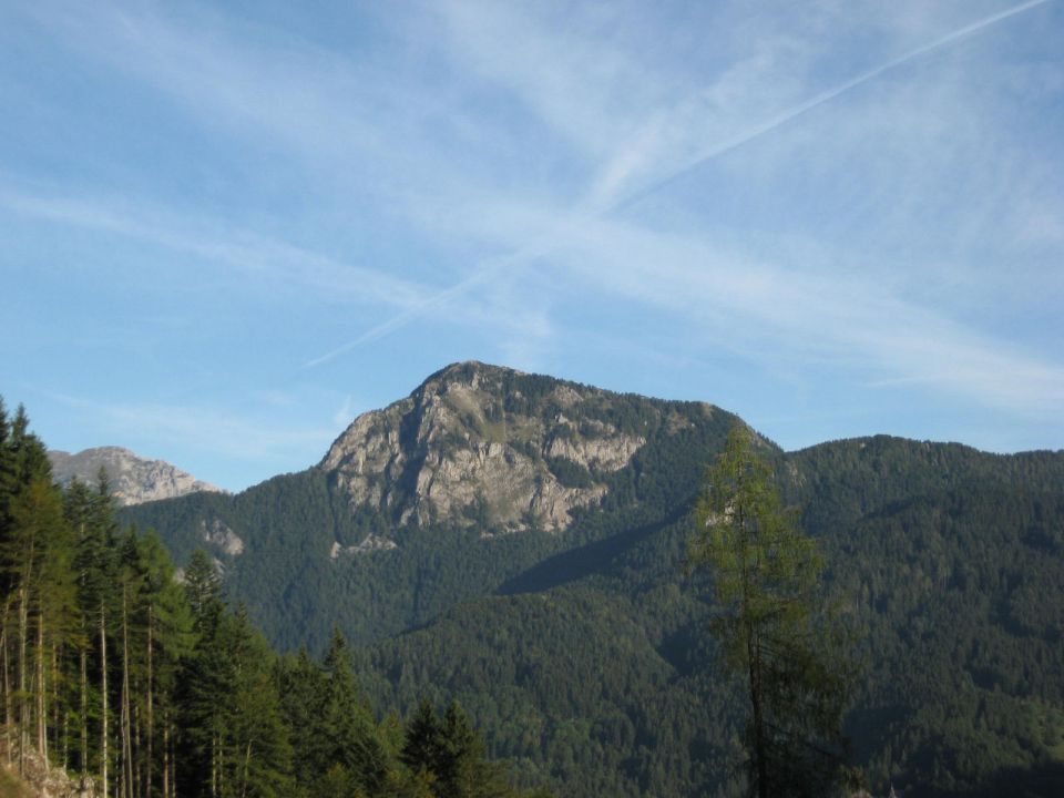 pot na veliki vrh - pogled na Virnikov Grintovec