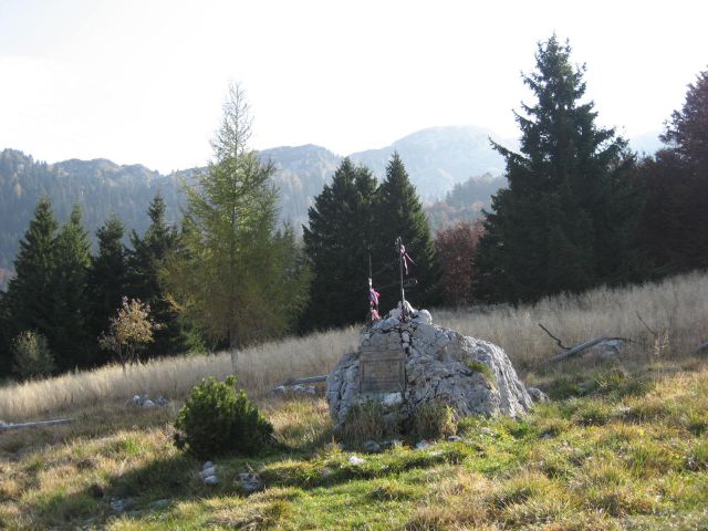 Partizanski spomenik na planini Golobar