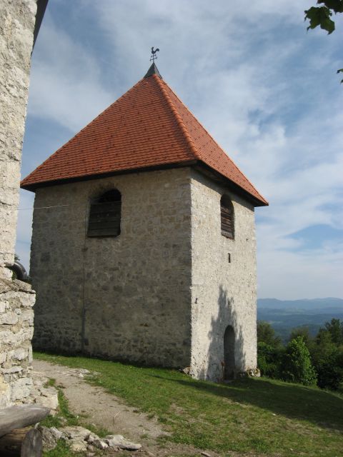 Samostojen stolp