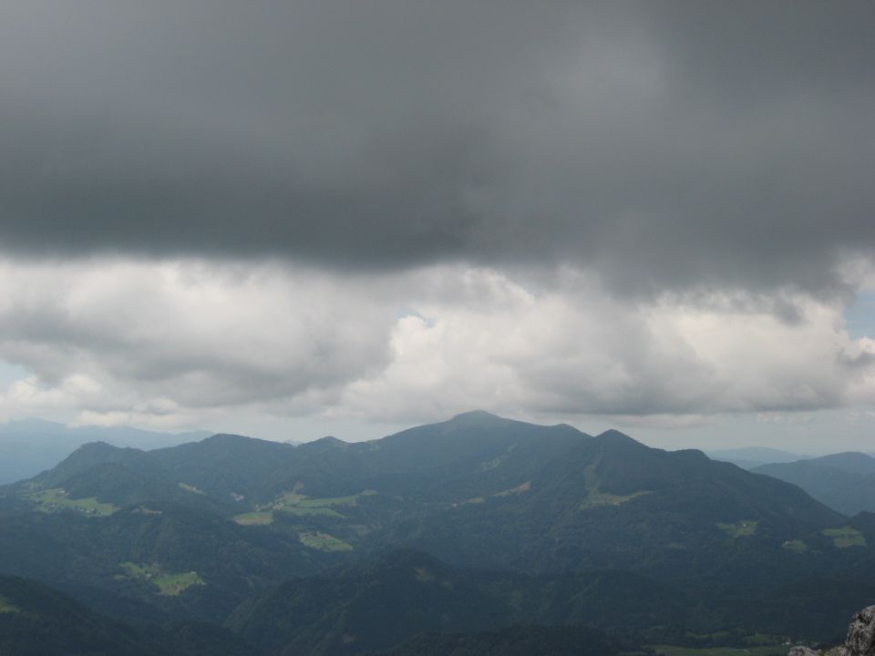 črno nebo nad Poreznom