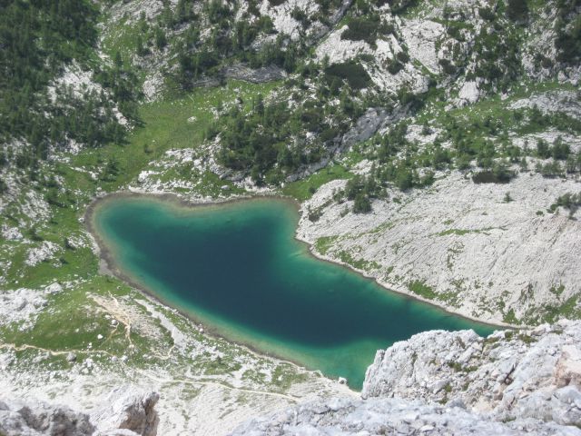 Jezero ledvička s sedla med malo in veliko zelnarico