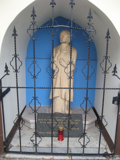 Spomenik Juriju Humarju