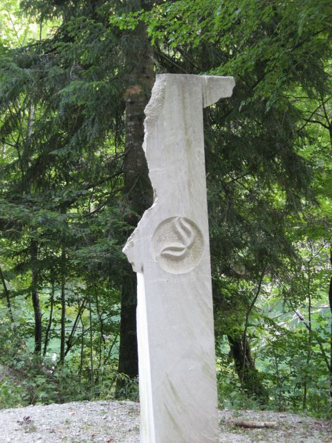 Kamen pri Stari žagi (Kobilna jama)