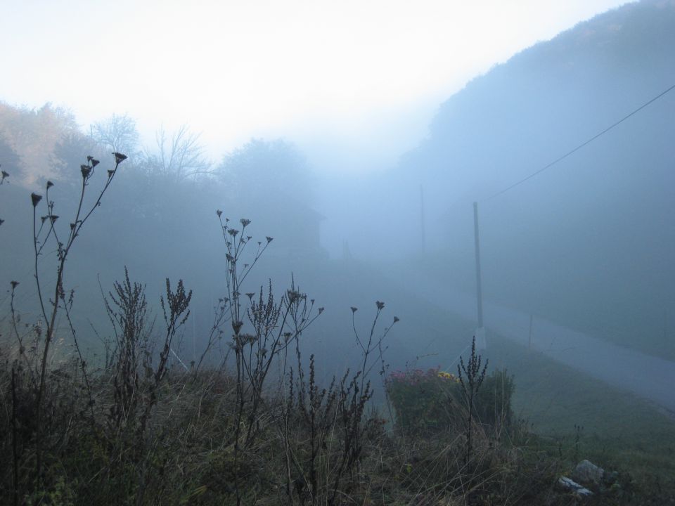 avto na izhodišču pa je že zajela megla