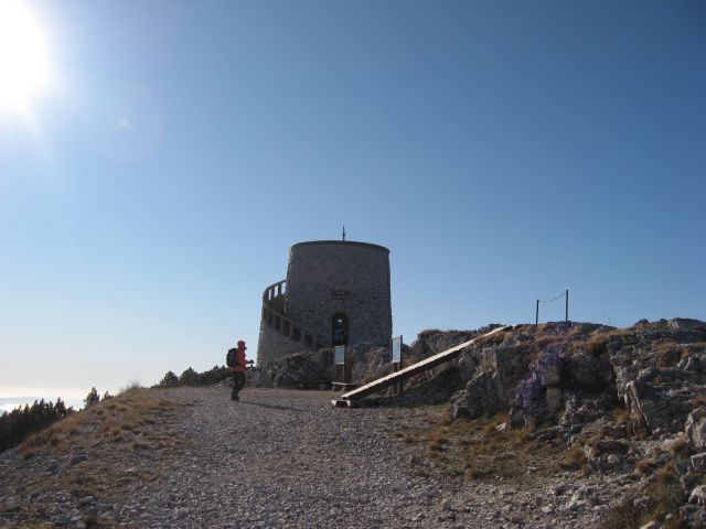 Razgledni stolp na vrhu