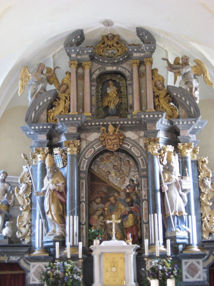 baročna notranjost cerkve