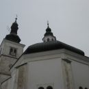 osmerokotna oblika ladje... cerkev je neverjetno akustična