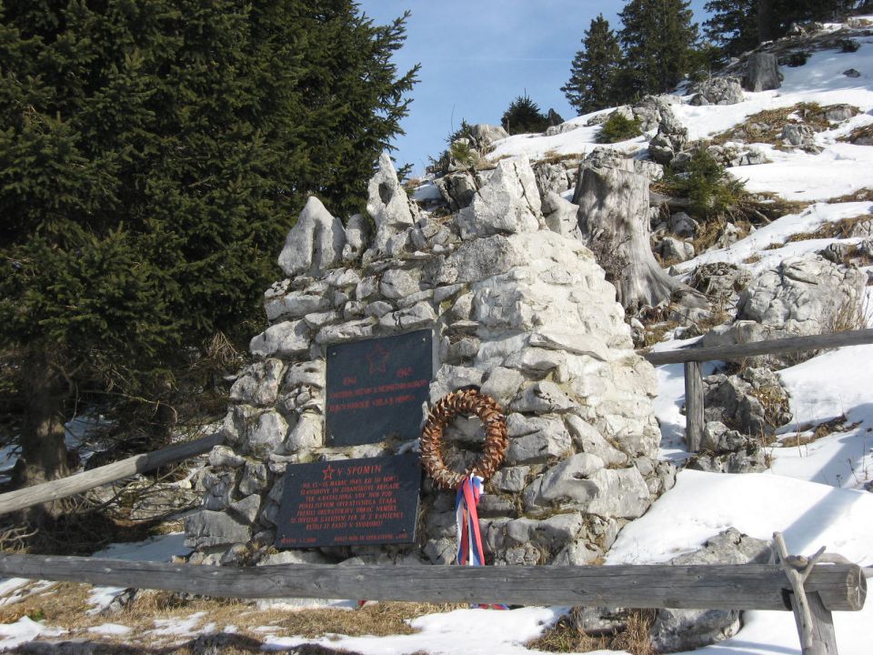 partizanski spomenik na menini