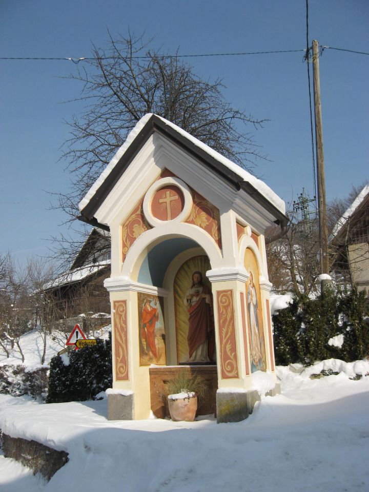 lepo poslikana kapelica na katarini