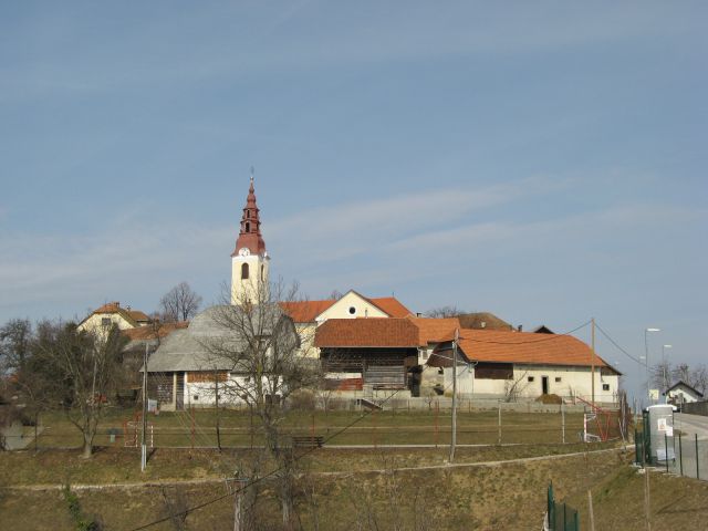 Center vasi s cerkvijo sv. križa