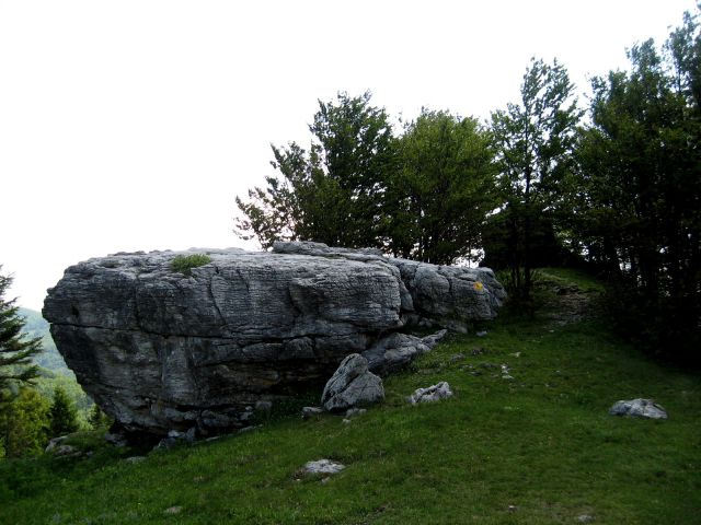 Le od kje so se znašle te ogromne skale??