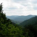 sva že visoko nad dolino