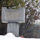 partizanski spomenik nad vačami